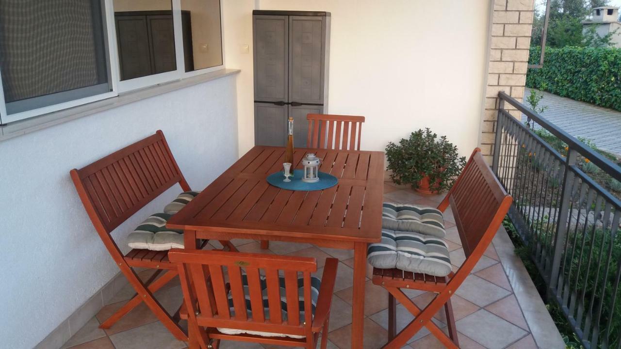 Apartman Luka Kaštela Buitenkant foto