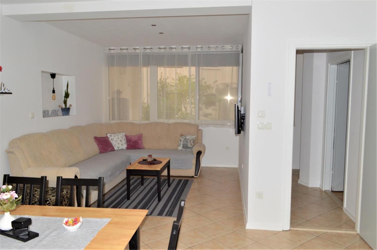 Apartman Luka Kaštela Buitenkant foto