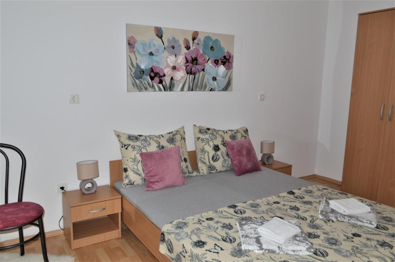 Apartman Luka Kaštela Buitenkant foto