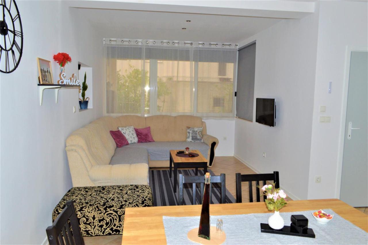 Apartman Luka Kaštela Buitenkant foto