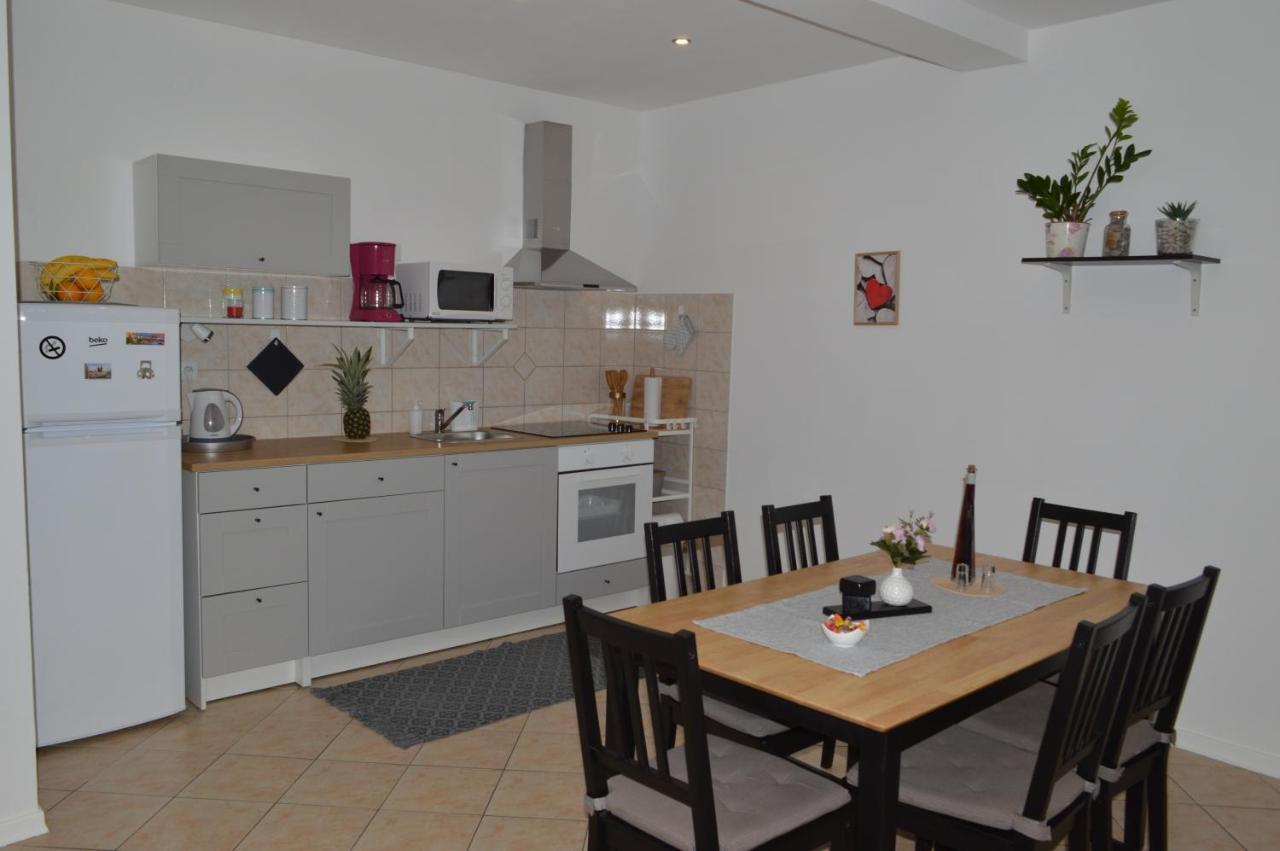 Apartman Luka Kaštela Buitenkant foto