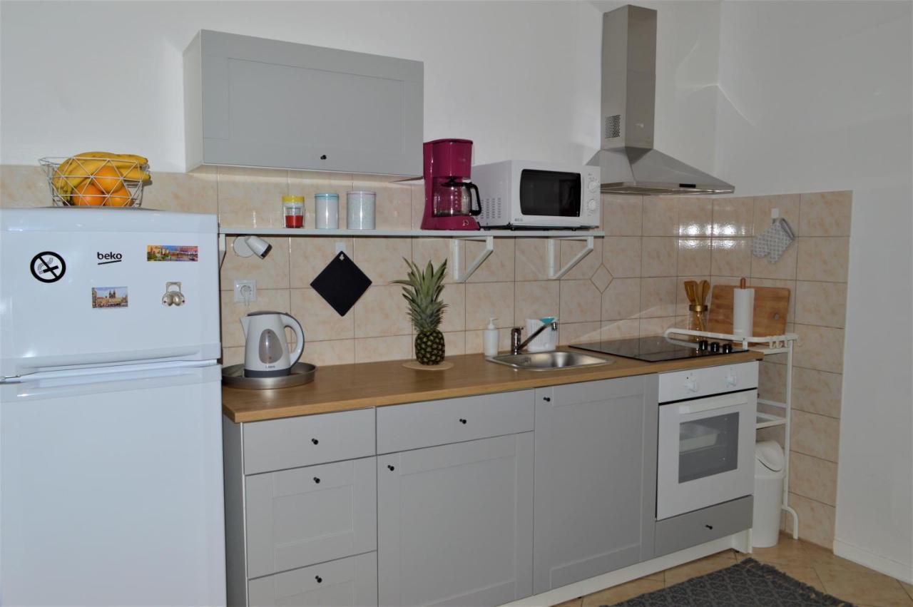 Apartman Luka Kaštela Buitenkant foto